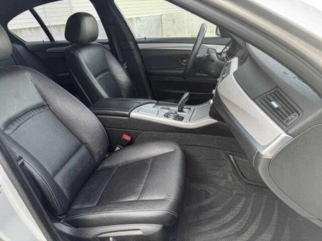 Серый БМВ 5 Серия, объемом двигателя 3 л и пробегом 89 тыс. км за 12400 $, фото 9 на Automoto.ua