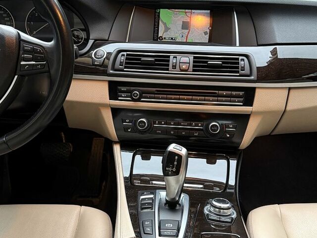 Серый БМВ 5 Серия, объемом двигателя 2 л и пробегом 86 тыс. км за 30000 $, фото 4 на Automoto.ua