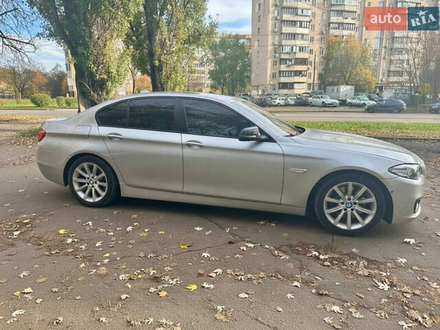 БМВ 5 Серия 2014 в Киеве на Automoto.ua Серый БМВ 5 Серия, объемом двигателя 3 л и пробегом 258 тыс. км за 16555 $, фото 3 на Automoto.ua