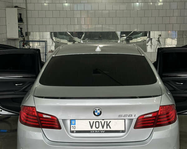 БМВ 5 Серия 2014 в Белой Церкве на Automoto.ua Серый БМВ 5 Серия, объемом двигателя 2 л и пробегом 235 тыс. км за 14000 $, фото 7 на Automoto.ua