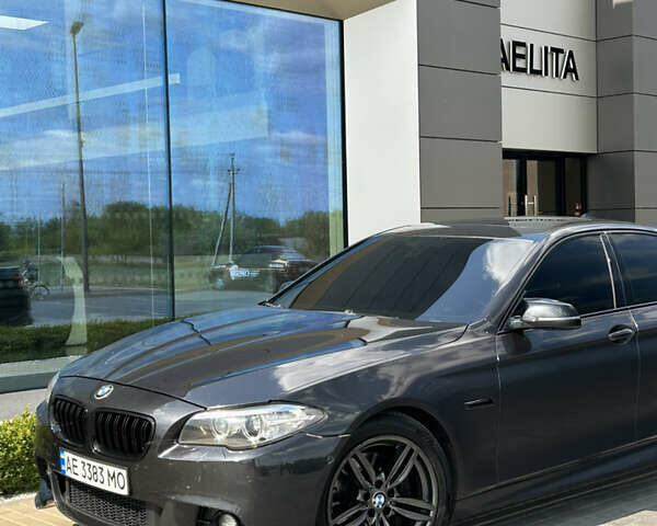 Серый БМВ 5 Серия, объемом двигателя 2.99 л и пробегом 234 тыс. км за 21500 $, фото 2 на Automoto.ua