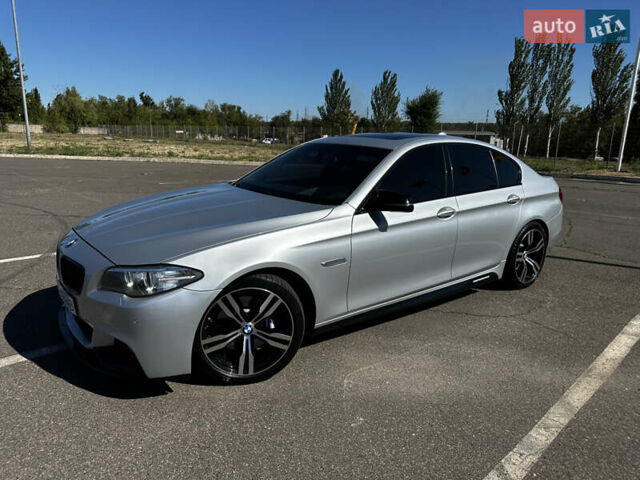 Серый БМВ 5 Серия, объемом двигателя 3 л и пробегом 163 тыс. км за 20700 $, фото 12 на Automoto.ua