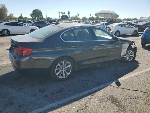 Серый БМВ 5 Серия, объемом двигателя 2 л и пробегом 227 тыс. км за 9700 $, фото 2 на Automoto.ua