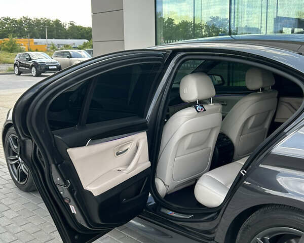 Серый БМВ 5 Серия, объемом двигателя 2.99 л и пробегом 234 тыс. км за 21500 $, фото 18 на Automoto.ua