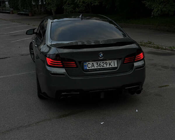 Серый БМВ 5 Серия, объемом двигателя 2.98 л и пробегом 240 тыс. км за 15000 $, фото 1 на Automoto.ua