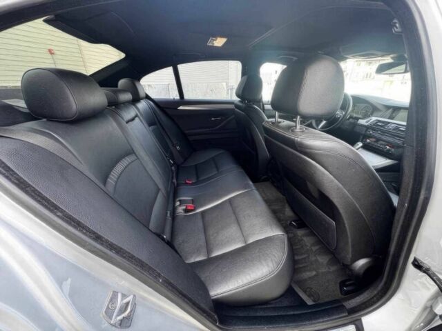 Серый БМВ 5 Серия, объемом двигателя 3 л и пробегом 89 тыс. км за 12400 $, фото 10 на Automoto.ua