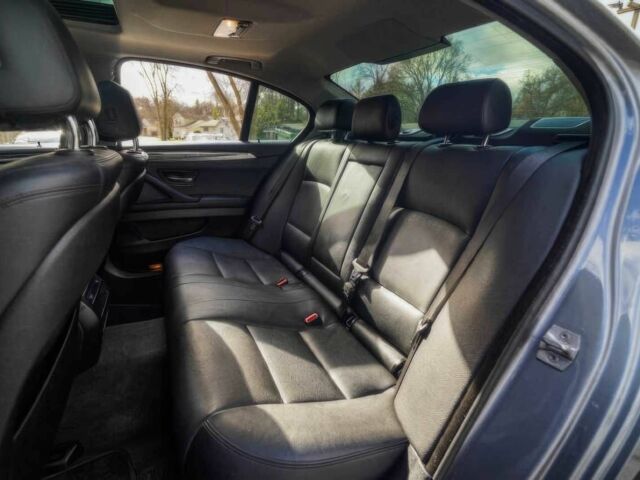 Серый БМВ 5 Серия, объемом двигателя 3 л и пробегом 83 тыс. км за 15100 $, фото 12 на Automoto.ua