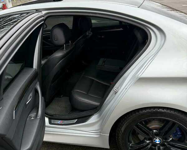 Серый БМВ 5 Серия, объемом двигателя 2.99 л и пробегом 222 тыс. км за 20000 $, фото 12 на Automoto.ua