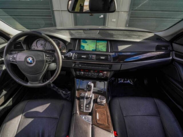 Серый БМВ 5 Серия, объемом двигателя 3 л и пробегом 83 тыс. км за 15100 $, фото 9 на Automoto.ua