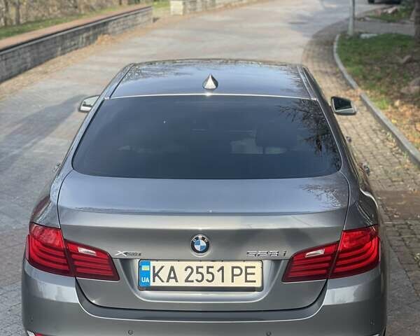 Сірий БМВ 5 Серія, об'ємом двигуна 2 л та пробігом 237 тис. км за 14000 $, фото 4 на Automoto.ua