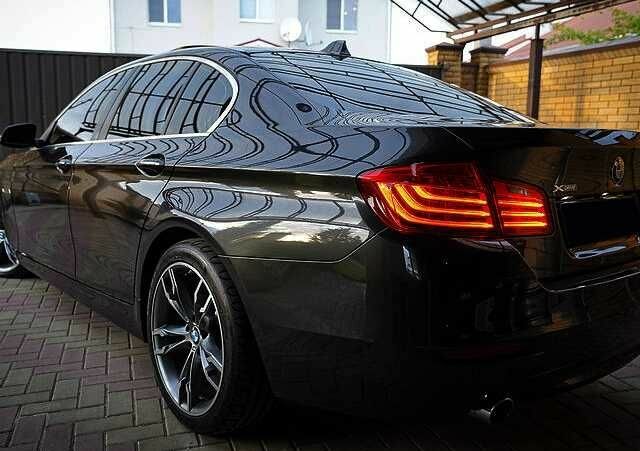 Серый БМВ 5 Серия, объемом двигателя 3 л и пробегом 75 тыс. км за 15000 $, фото 13 на Automoto.ua