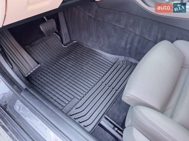 Серый БМВ 5 Серия, объемом двигателя 3 л и пробегом 101 тыс. км за 23400 $, фото 29 на Automoto.ua