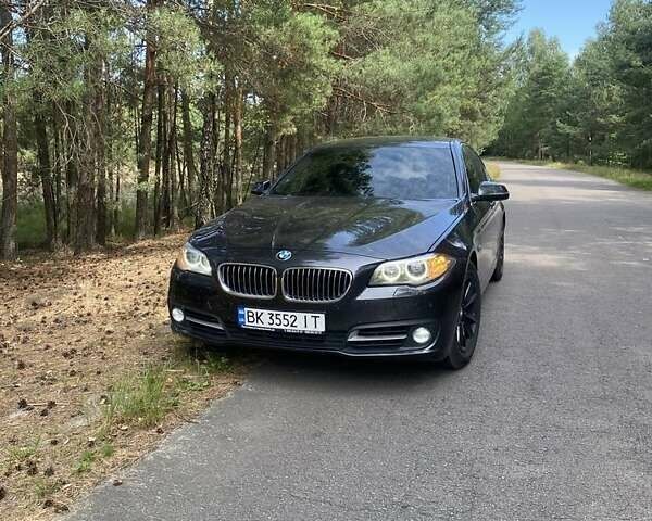БМВ 5 Серия 2015 в Рокитное на Automoto.ua Серый БМВ 5 Серия, объемом двигателя 2 л и пробегом 285 тыс. км за 13700 $, фото 1 на Automoto.ua