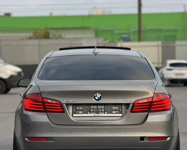 Сірий БМВ 5 Серія, об'ємом двигуна 2 л та пробігом 210 тис. км за 15000 $, фото 19 на Automoto.ua