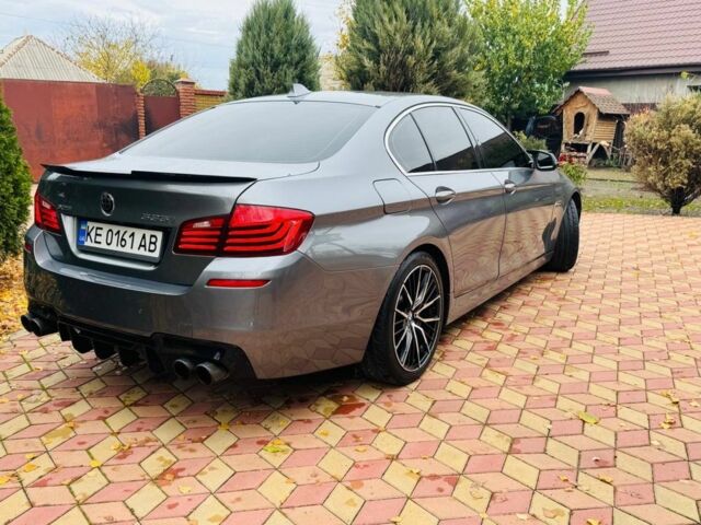 БМВ 5 Серія 2015 у Синельниковом на Automoto.ua Сірий БМВ 5 Серія, об'ємом двигуна 3 л та пробігом 243 тис. км за 15200 $, фото 12 на Automoto.ua