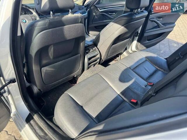 БМВ 5 Серия 2015 в Львове на Automoto.ua Серый БМВ 5 Серия, объемом двигателя 2 л и пробегом 216 тыс. км за 14900 $, фото 16 на Automoto.ua