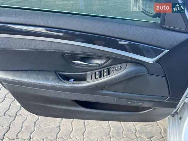 БМВ 5 Серия 2015 в Львове на Automoto.ua Серый БМВ 5 Серия, объемом двигателя 2 л и пробегом 216 тыс. км за 14900 $, фото 19 на Automoto.ua