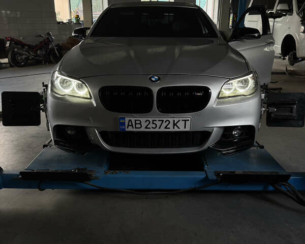 Серый БМВ 5 Серия, объемом двигателя 2.98 л и пробегом 129 тыс. км за 20500 $, фото 1 на Automoto.ua