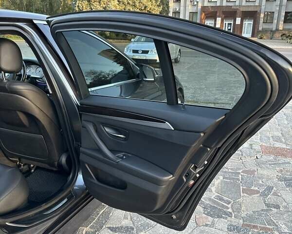 Сірий БМВ 5 Серія, об'ємом двигуна 3 л та пробігом 164 тис. км за 17000 $, фото 33 на Automoto.ua