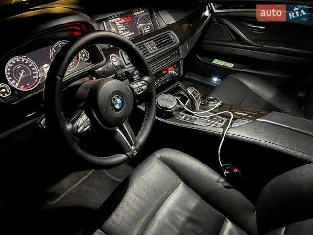 Серый БМВ 5 Серия, объемом двигателя 3 л и пробегом 130 тыс. км за 21500 $, фото 12 на Automoto.ua