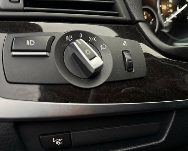 Сірий БМВ 5 Серія, об'ємом двигуна 3 л та пробігом 269 тис. км за 18900 $, фото 17 на Automoto.ua