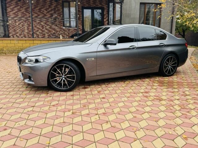 БМВ 5 Серія 2015 у Синельниковом на Automoto.ua Сірий БМВ 5 Серія, об'ємом двигуна 3 л та пробігом 243 тис. км за 15200 $, фото 5 на Automoto.ua