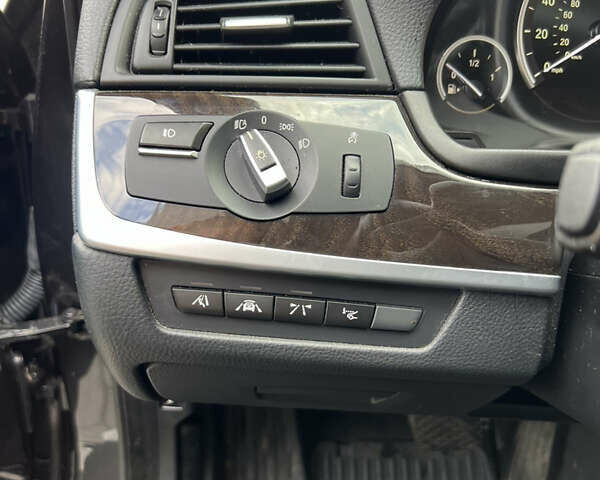 Серый БМВ 5 Серия, объемом двигателя 2.98 л и пробегом 167 тыс. км за 18700 $, фото 26 на Automoto.ua