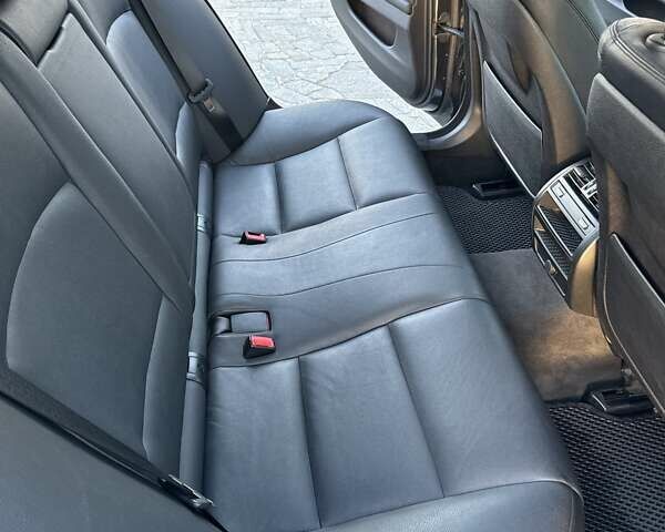 Сірий БМВ 5 Серія, об'ємом двигуна 3 л та пробігом 164 тис. км за 17000 $, фото 31 на Automoto.ua