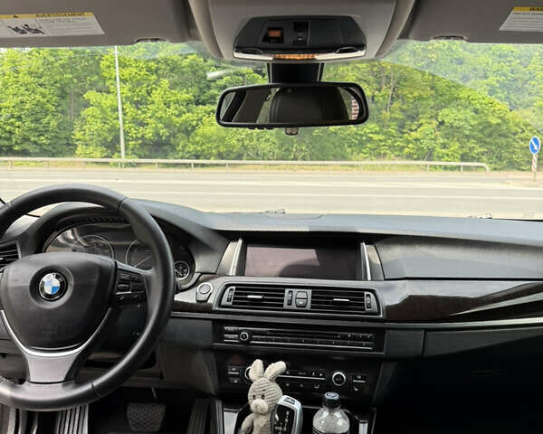 Серый БМВ 5 Серия, объемом двигателя 2 л и пробегом 287 тыс. км за 13300 $, фото 7 на Automoto.ua
