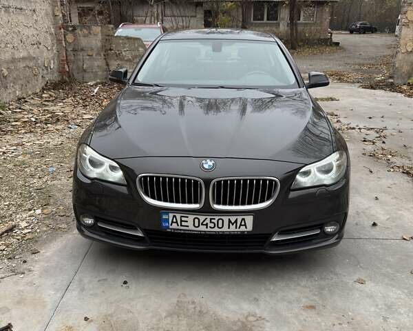 Серый БМВ 5 Серия, объемом двигателя 2 л и пробегом 88 тыс. км за 20000 $, фото 2 на Automoto.ua