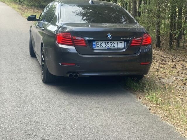 Серый БМВ 5 Серия, объемом двигателя 2 л и пробегом 285 тыс. км за 13700 $, фото 3 на Automoto.ua