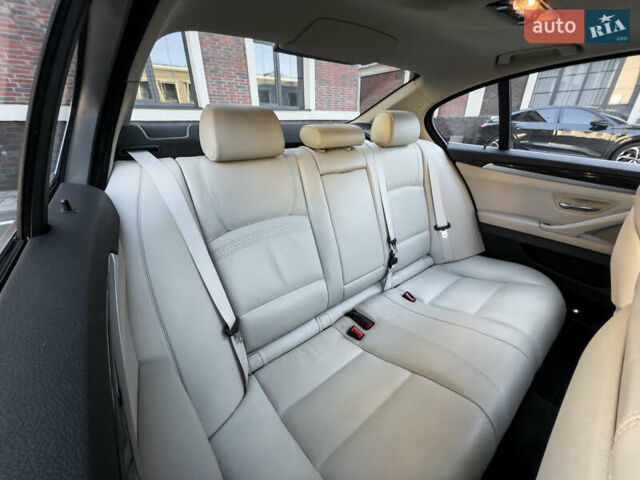 Серый БМВ 5 Серия, объемом двигателя 3 л и пробегом 101 тыс. км за 23400 $, фото 58 на Automoto.ua