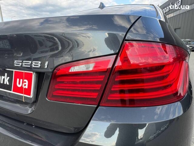Серый БМВ 5 Серия, объемом двигателя 2 л и пробегом 139 тыс. км за 17990 $, фото 5 на Automoto.ua