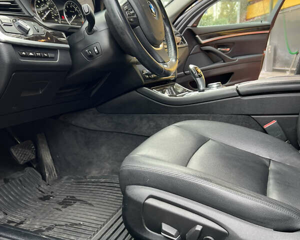 Серый БМВ 5 Серия, объемом двигателя 2.98 л и пробегом 167 тыс. км за 18700 $, фото 18 на Automoto.ua