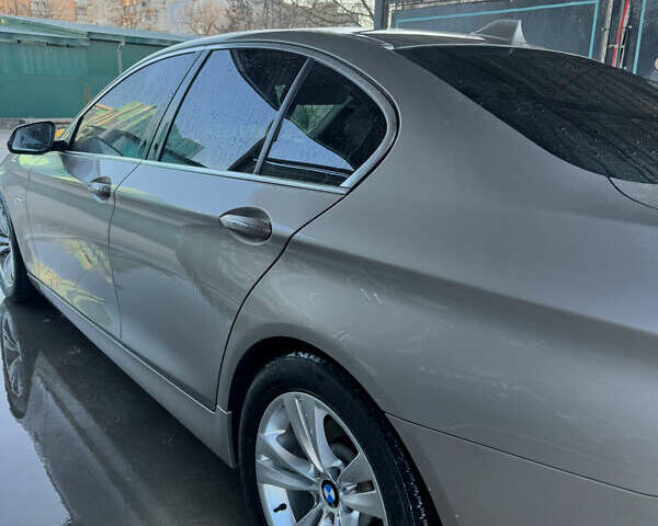 Серый БМВ 5 Серия, объемом двигателя 2 л и пробегом 97 тыс. км за 25000 $, фото 3 на Automoto.ua