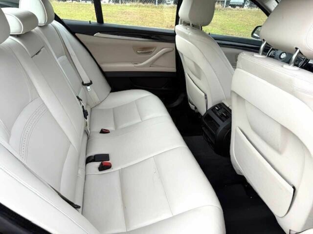 Серый БМВ 5 Серия, объемом двигателя 3 л и пробегом 76 тыс. км за 13000 $, фото 11 на Automoto.ua