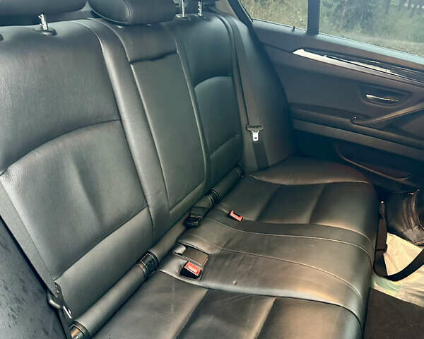 Серый БМВ 5 Серия, объемом двигателя 3 л и пробегом 185 тыс. км за 15000 $, фото 18 на Automoto.ua