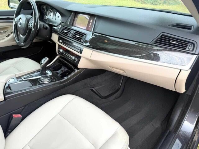 Серый БМВ 5 Серия, объемом двигателя 3 л и пробегом 76 тыс. км за 13000 $, фото 7 на Automoto.ua