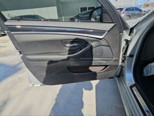 Сірий БМВ 5 Серія, об'ємом двигуна 2 л та пробігом 99 тис. км за 13600 $, фото 29 на Automoto.ua