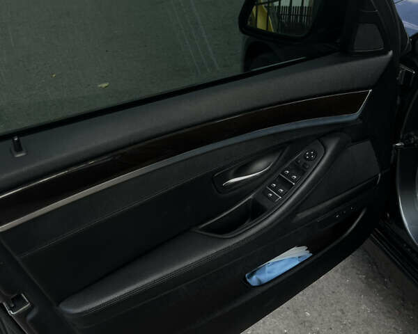 Сірий БМВ 5 Серія, об'ємом двигуна 3 л та пробігом 71 тис. км за 18999 $, фото 7 на Automoto.ua