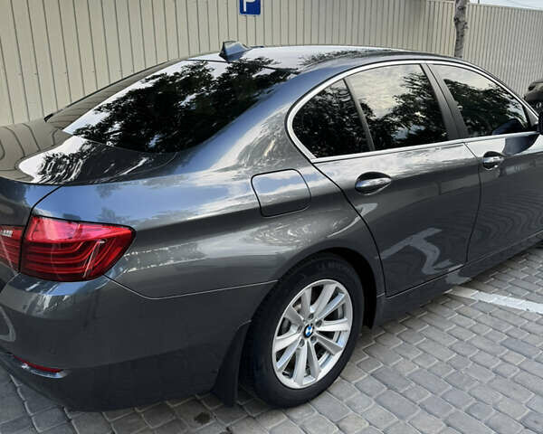 Серый БМВ 5 Серия, объемом двигателя 2 л и пробегом 150 тыс. км за 20000 $, фото 10 на Automoto.ua