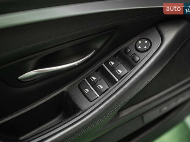 Серый БМВ 5 Серия, объемом двигателя 4.39 л и пробегом 111 тыс. км за 26500 $, фото 26 на Automoto.ua