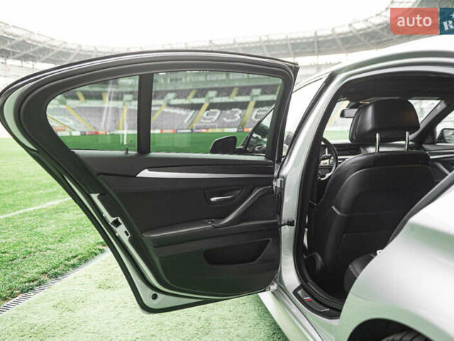 Серый БМВ 5 Серия, объемом двигателя 4.39 л и пробегом 111 тыс. км за 26500 $, фото 23 на Automoto.ua