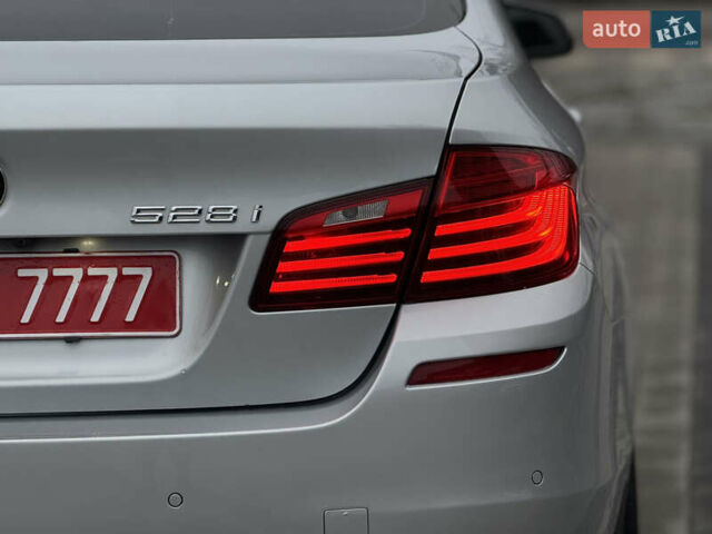 Серый БМВ 5 Серия, объемом двигателя 2 л и пробегом 150 тыс. км за 15350 $, фото 11 на Automoto.ua