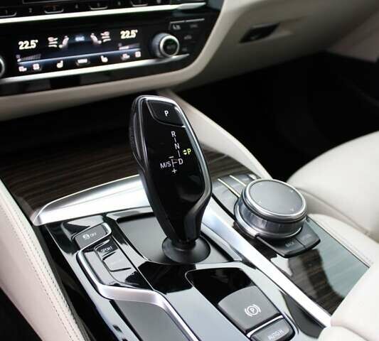 Серый БМВ 5 Серия, объемом двигателя 2.99 л и пробегом 138 тыс. км за 34500 $, фото 20 на Automoto.ua