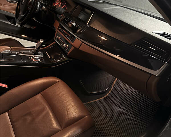 БМВ 5 Серия 2016 в Киеве на Automoto.ua Серый БМВ 5 Серия, объемом двигателя 2 л и пробегом 209 тыс. км за 16500 $, фото 12 на Automoto.ua