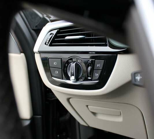 Серый БМВ 5 Серия, объемом двигателя 2.99 л и пробегом 138 тыс. км за 34500 $, фото 21 на Automoto.ua