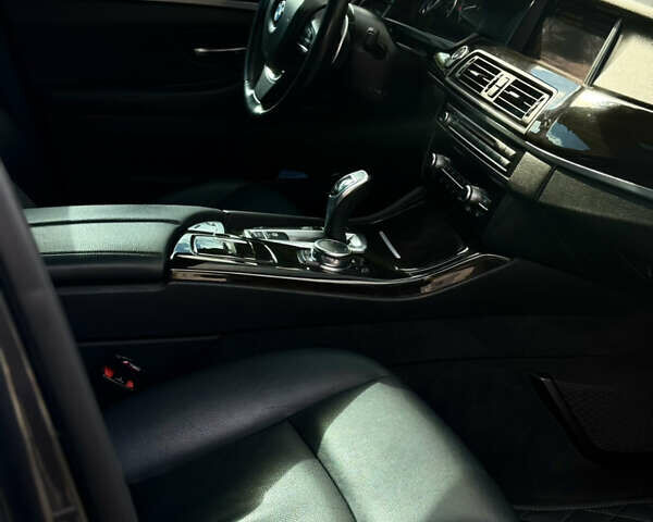 Сірий БМВ 5 Серія, об'ємом двигуна 3 л та пробігом 71 тис. км за 18999 $, фото 5 на Automoto.ua