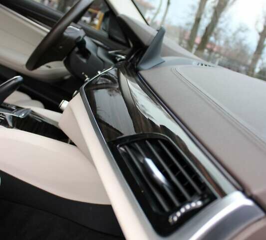 Серый БМВ 5 Серия, объемом двигателя 2.99 л и пробегом 138 тыс. км за 34500 $, фото 27 на Automoto.ua