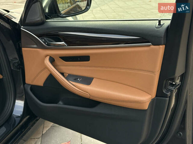 Серый БМВ 5 Серия, объемом двигателя 2 л и пробегом 57 тыс. км за 31500 $, фото 24 на Automoto.ua